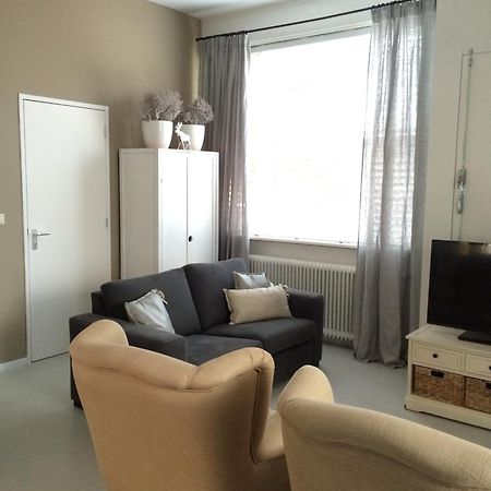 Raadhuis Egmond Egmond aan den Hoef Ruang foto