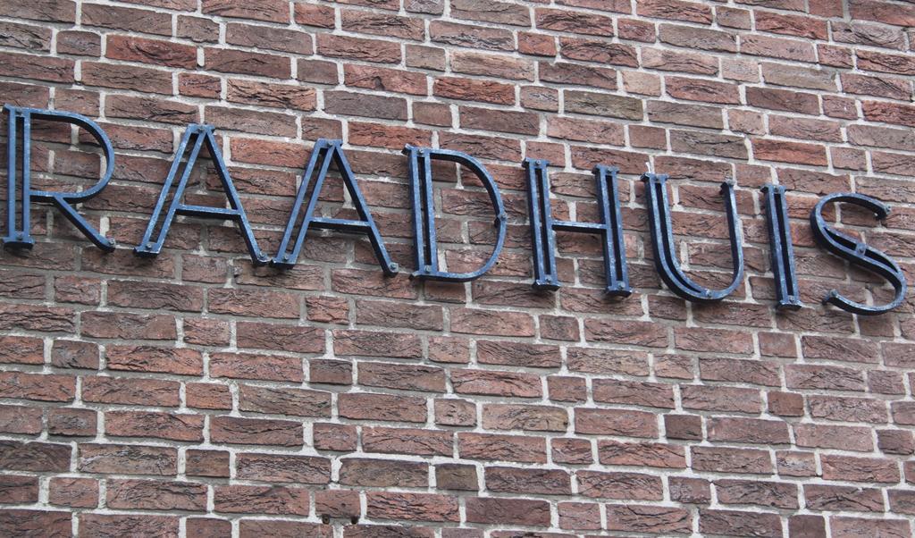 Raadhuis Egmond Egmond aan den Hoef Ruang foto
